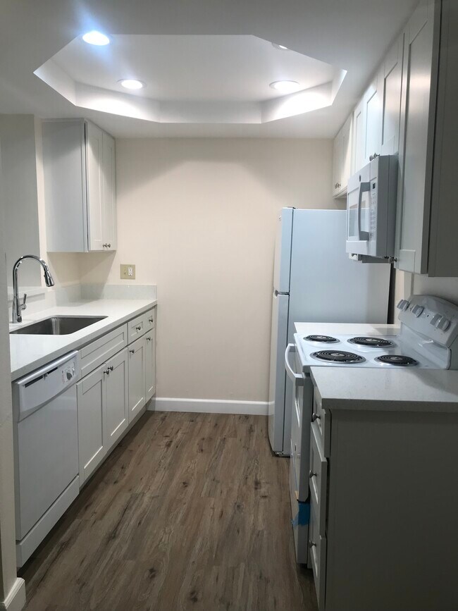 Photo - 1230 Horn Ave Unidad 417