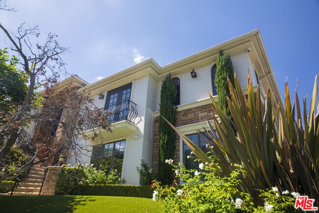 Photo - 3685 Benedict Canyon Ln