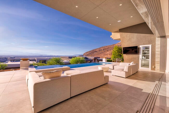 Photo - 663 Palisade Rim Dr