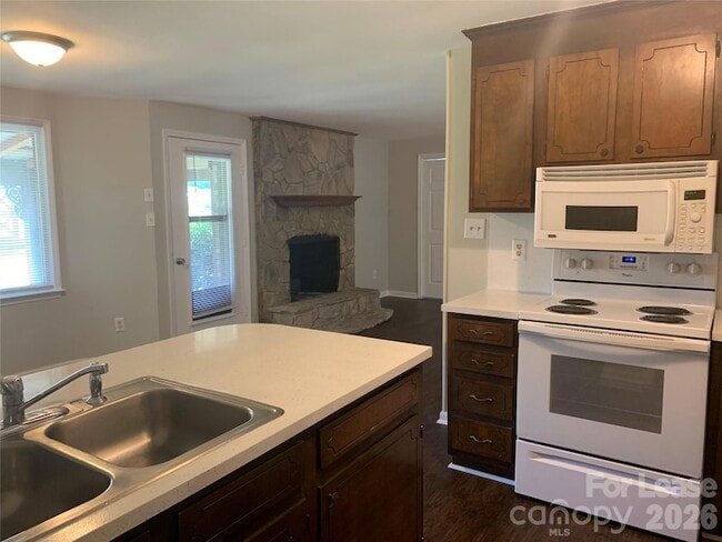 Photo - 2995 Wonderland Ln