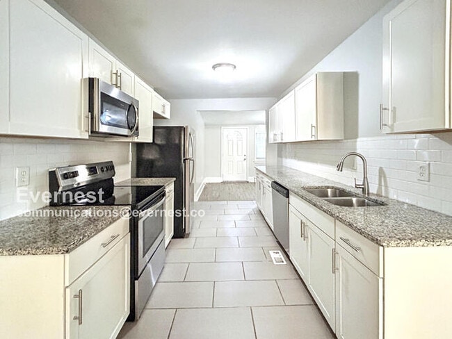 Photo - 1867 Conrad Ave SE