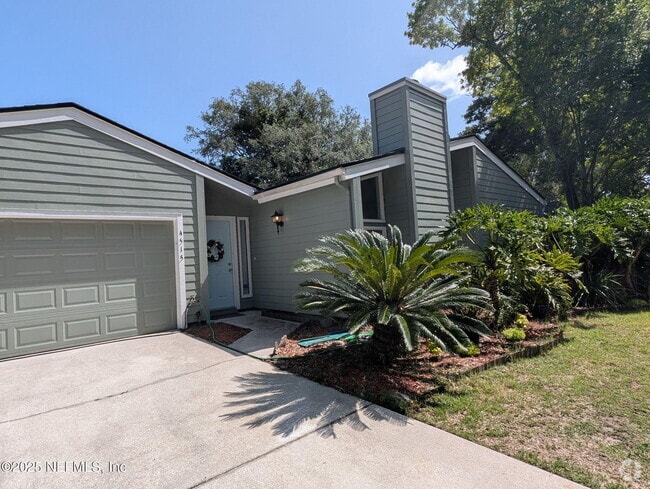 Building Photo - 4515 Carolyn Cove Ln S Rental