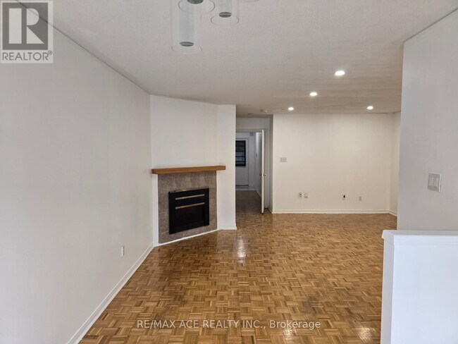 Photo - 104 Sunfield Rd