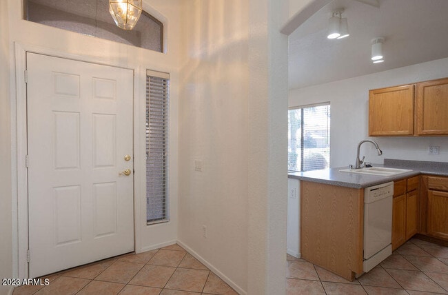 Building Photo - 1452 W Blue Ridge Way