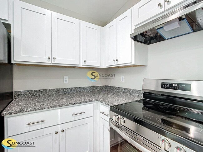 Photo - 14 Pine Trce