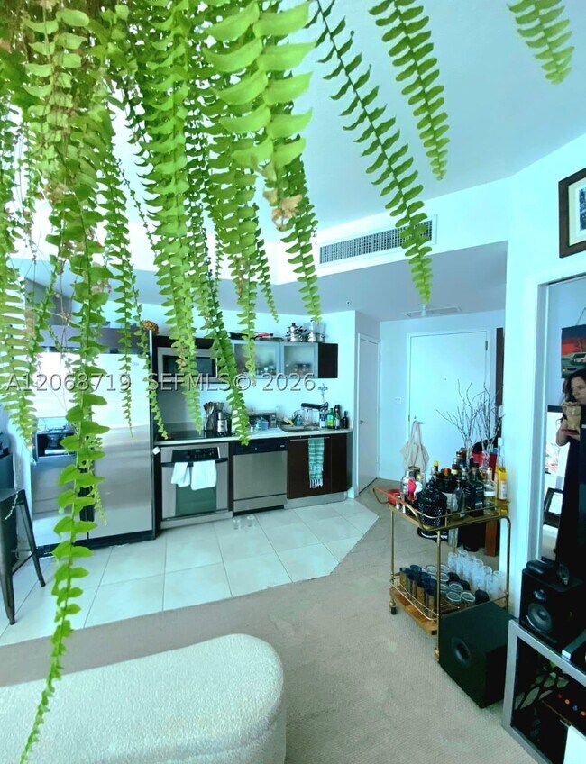 1900 N Bayshore Dr Unit 2405