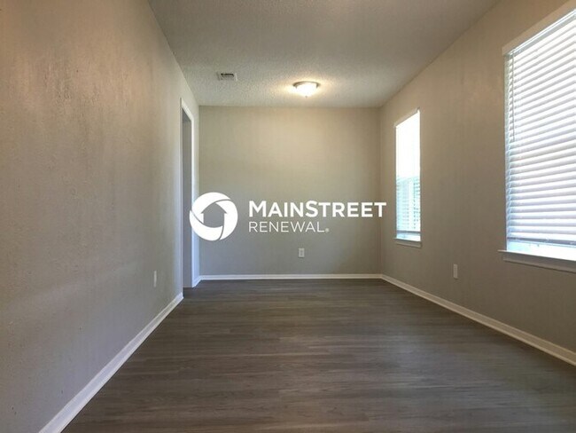 Photo - 4 Bedroom Pet-Friendly Home in Fort Worth, TX with Main Street Renewal
