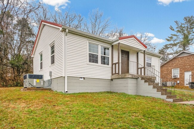 Photo - Renovated 2 bedroom home for rent Near Downtown Clarksville!