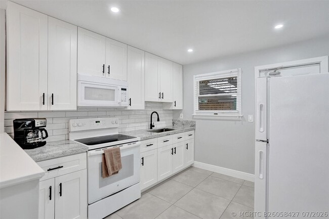 Photo - 901 SE 14th Ct Unit 1
