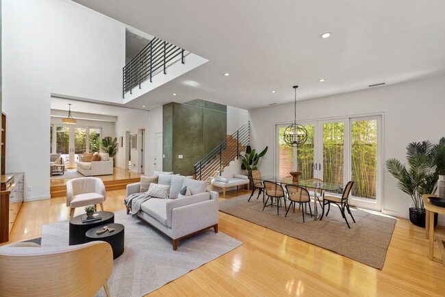 Photo - 2710 Pine Ave