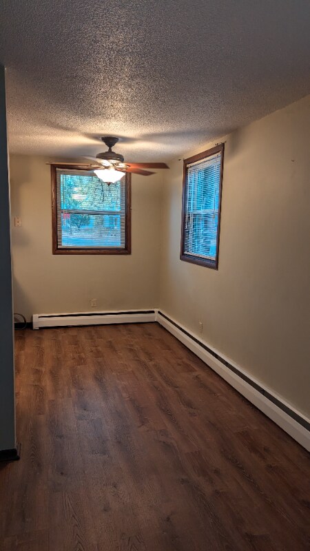 Photo - 901 4th St NE