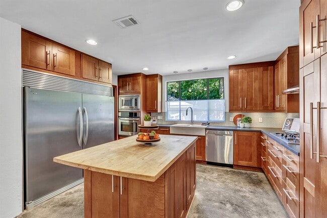 Photo - 1208 Fairwood Rd