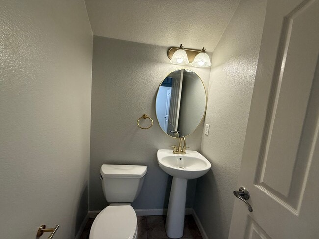 Photo - 1983 Muscovy Rd