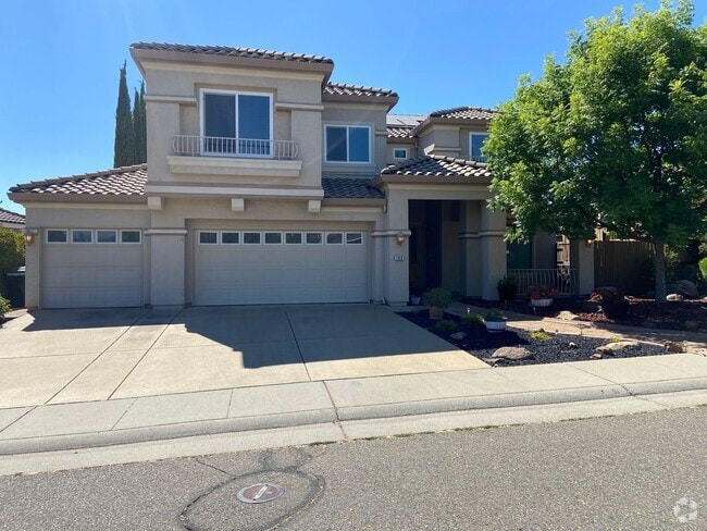 Building Photo - Broadstone Solar Home - 5 Bdrms, 4 Baths