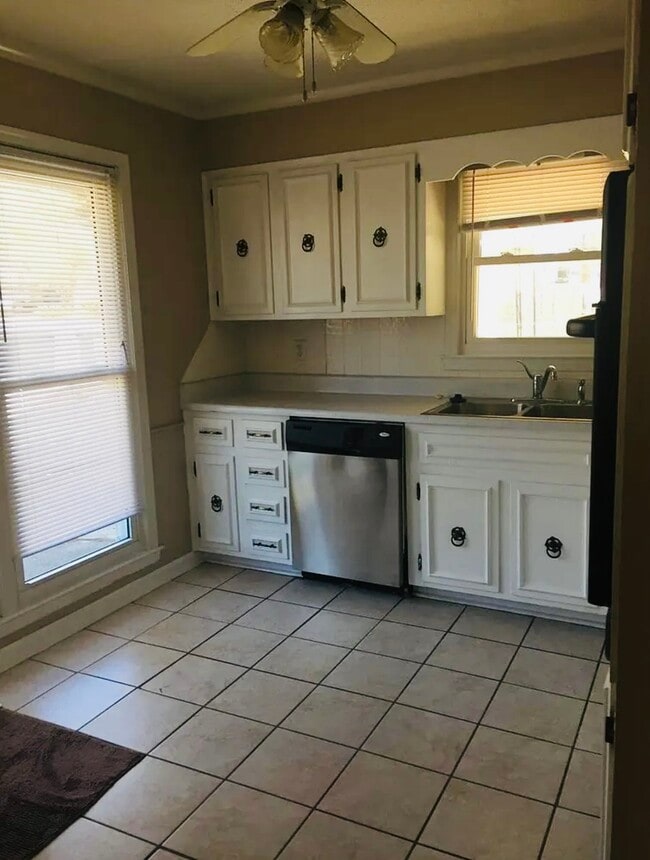 Photo - 2312 Cadden Rd