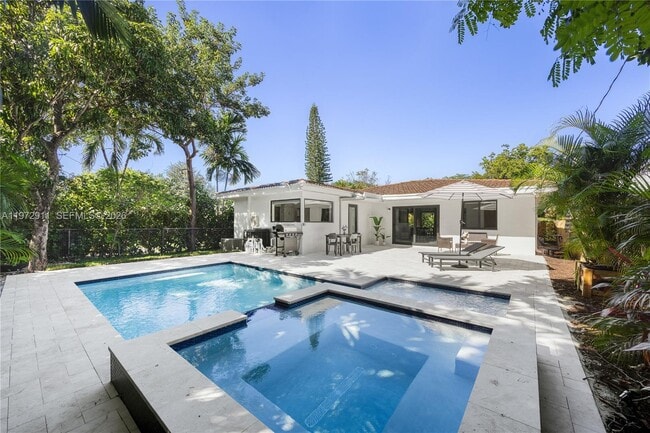 Building Photo - 1860 SW 13th St