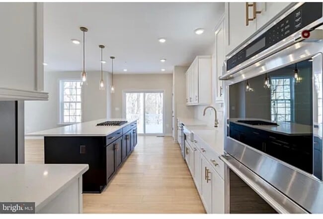 Photo - 10810 Meridian Hill Way
