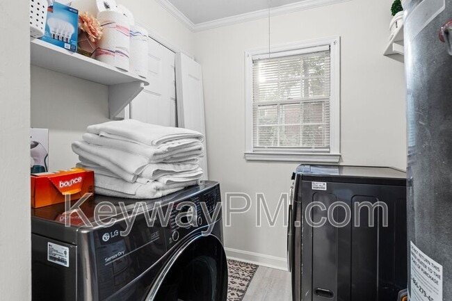 Photo - 2438 Apricot Ln