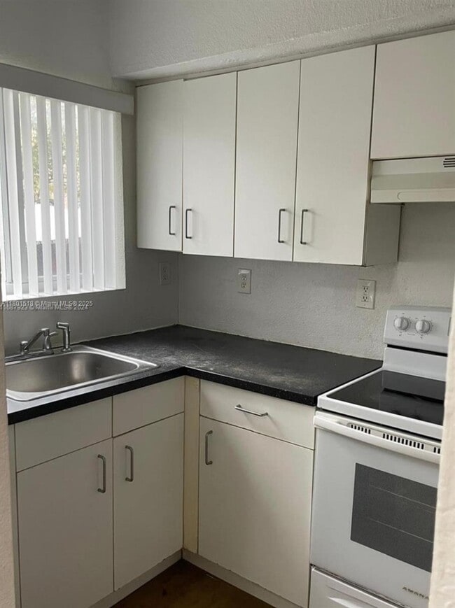 Photo - 307 NW 84th St