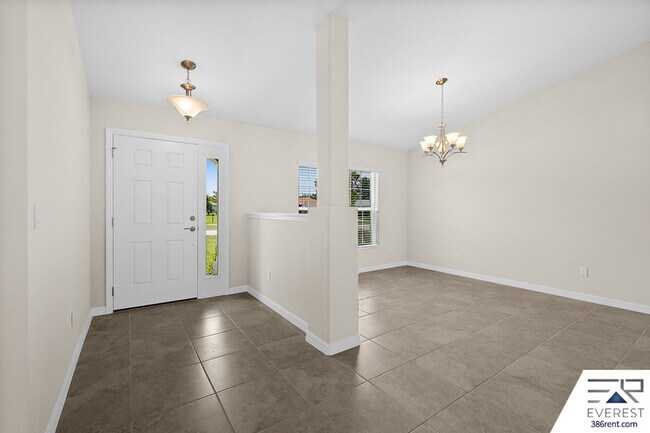 Photo - 10 Lysander Ln