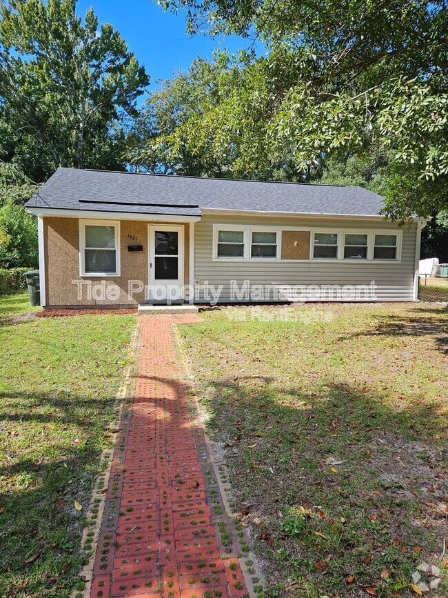 Building Photo - 5821 Robinhood Dr Rental
