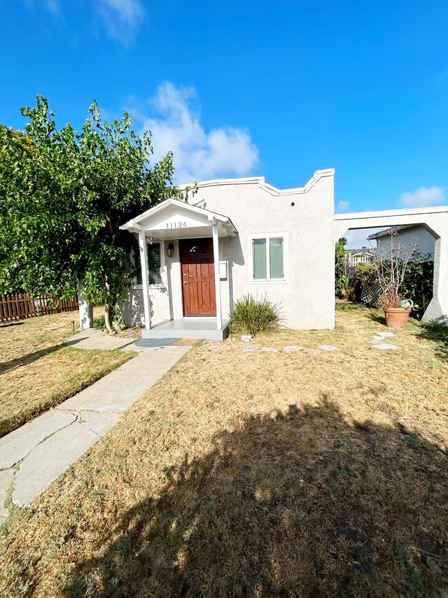 Building Photo - 11136 Redfern Ave Rental