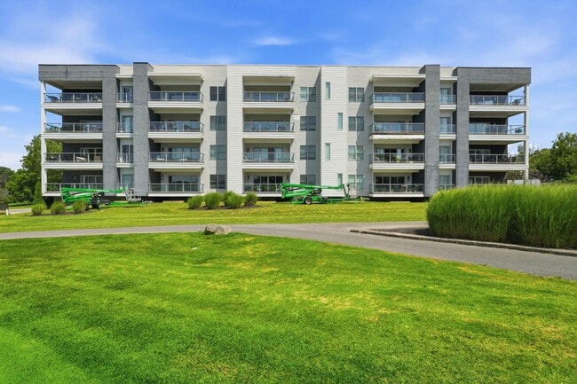 Building Photo - 5339 Highpointe Lakes Dr Unit 404