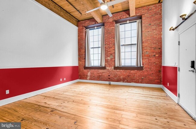 Building Photo - 313 Arch St Unit 305