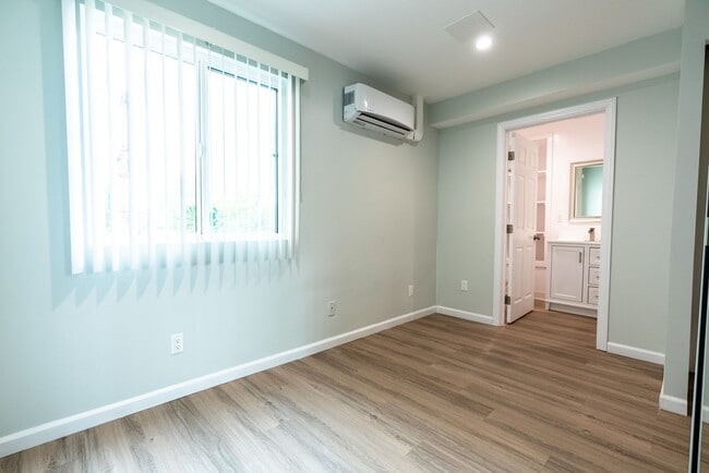 Photo - 5235 Kester Ave