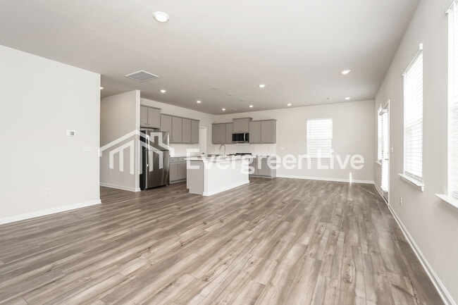 Photo - 5591 Hydrangea St