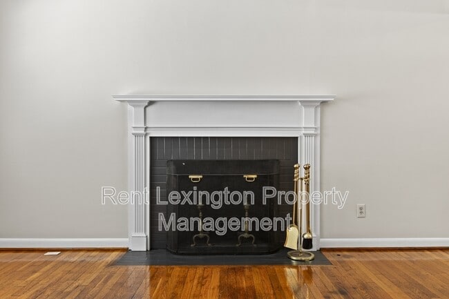 Photo - 257 Zandale Dr