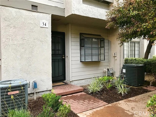 Building Photo - 2220 E Chapman Ave