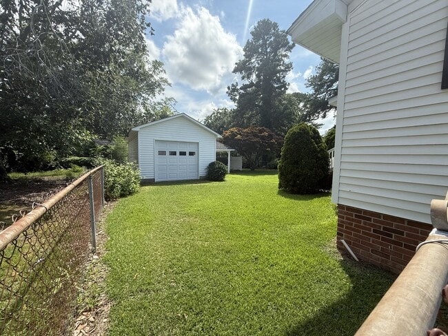 Photo - 2804 Crockett Dr