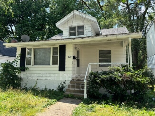 Building Photo - 925 N 15th St Rental