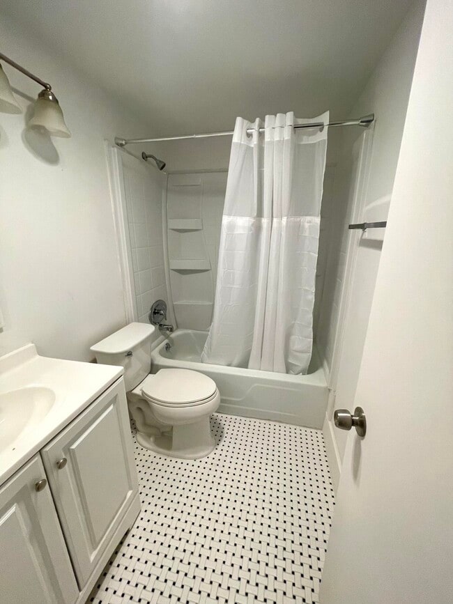 203 Easthampton I