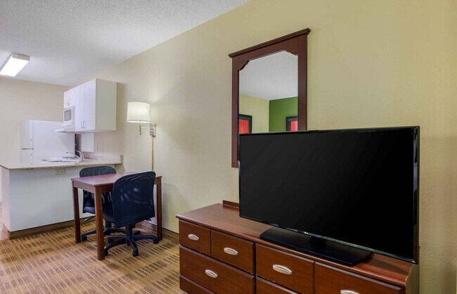Furnished Studio-Atlanta - Alpharetta - Rock Mill Rd.