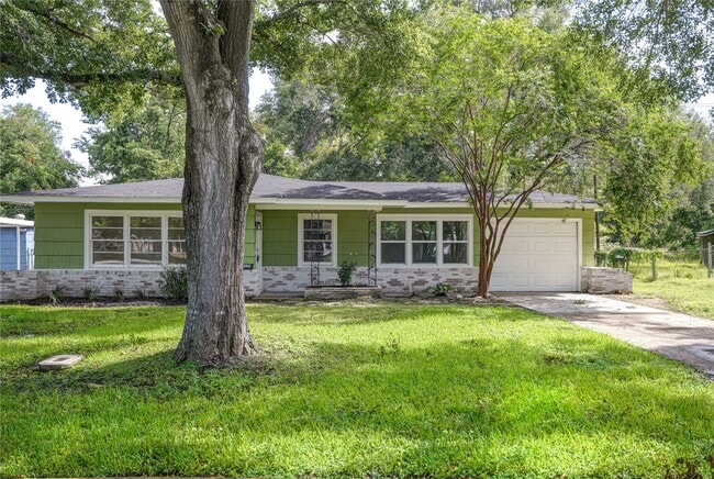 Photo - 1319 Elm St