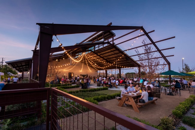 Photo - 407 Winnie St