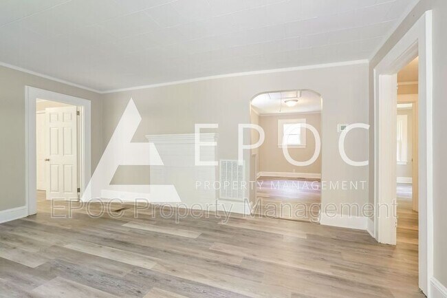 Photo - 710 Cedar Ln Dr