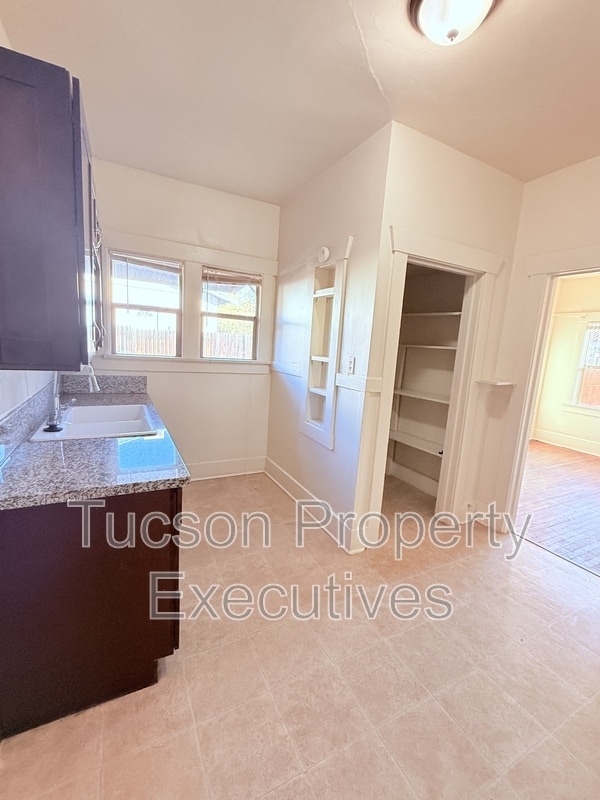 Photo - 724 E Drachman St