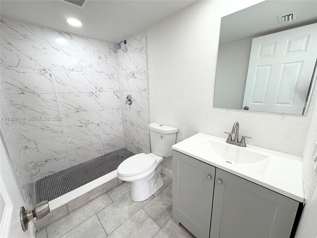 Photo - 4119 Woodside Dr Unit 1