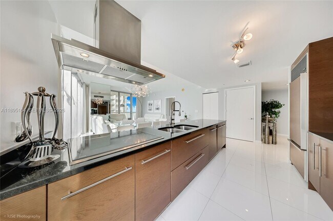 Photo - 495 Brickell Ave Unidad 4710