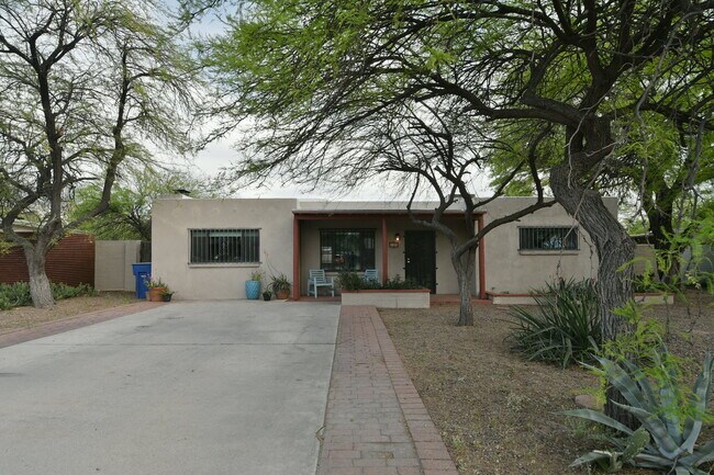 Photo - 2842 E Blacklidge Dr