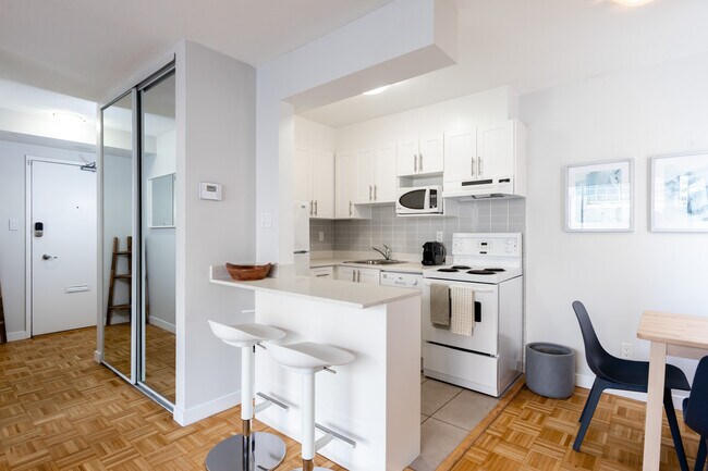 Photo - Somerset Unit 00307