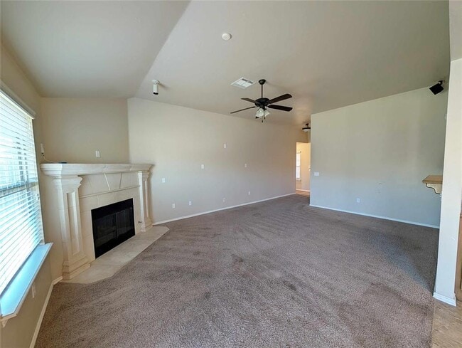 Photo - 621 Apple Tree Ln