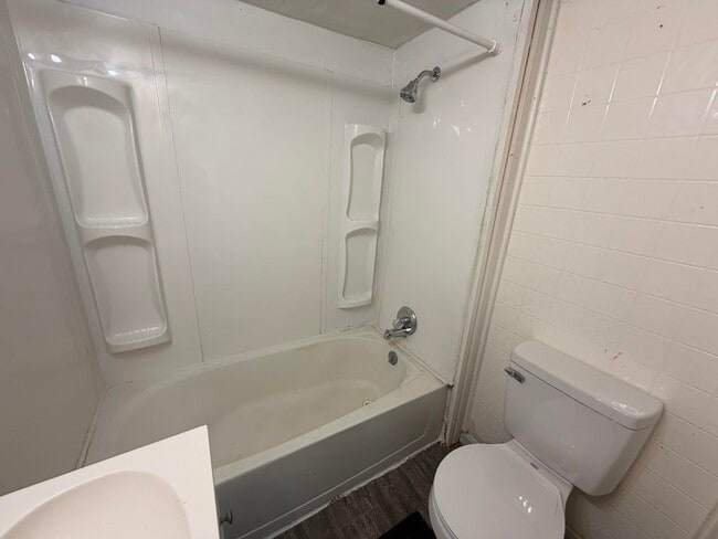 Photo - 210 Eleventh-E