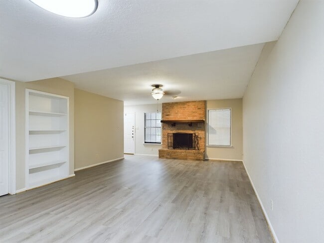 Photo - 107 Frederick Rd Unit 3