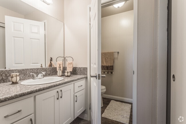 2HAB, 2BA - 1000 ft² - Las Mariposas Apartments