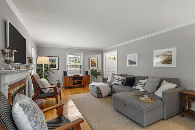 Photo - 811 Hiawatha Dr