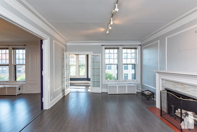 Photo - 450 W Surf St Unit 3